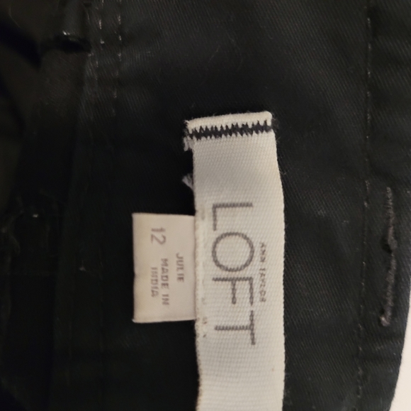 Black Capri pants - Picture 3 of 3